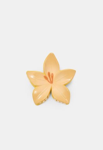 Blommig hårklämma