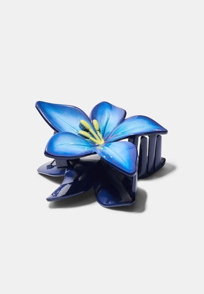 Blommig hårklämma