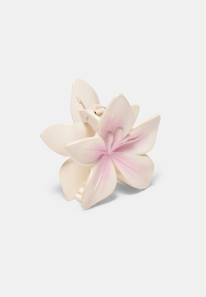 Blommig hårklämma