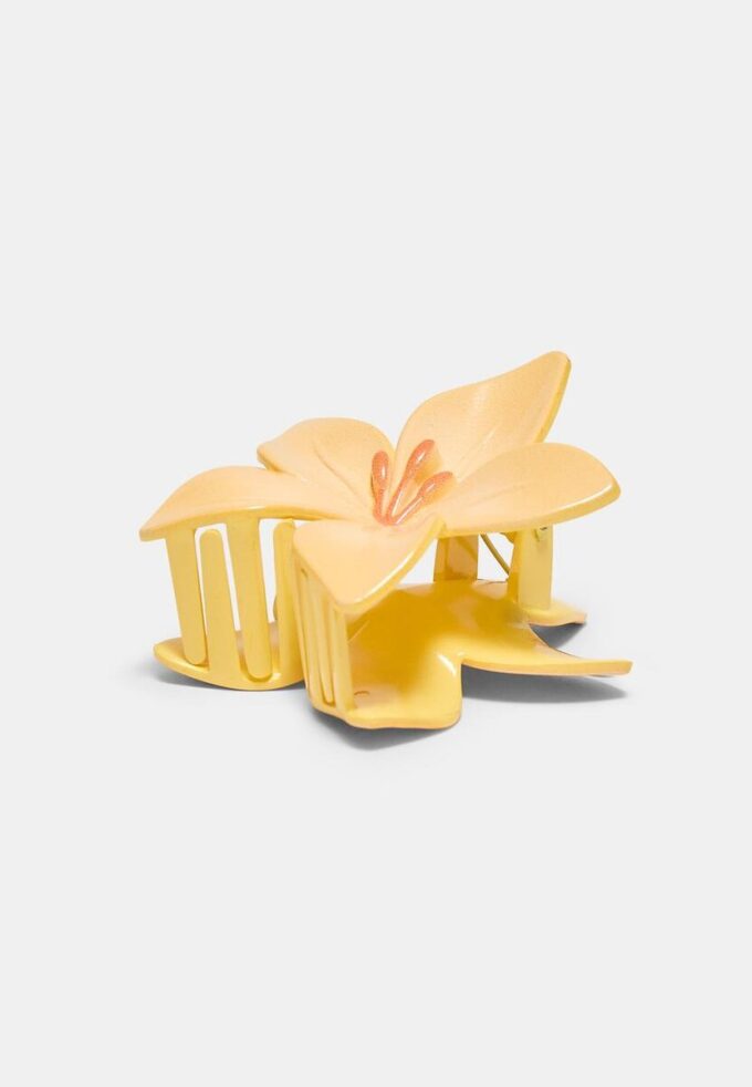 Blommig hårklämma