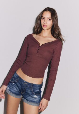 Blus med knappar