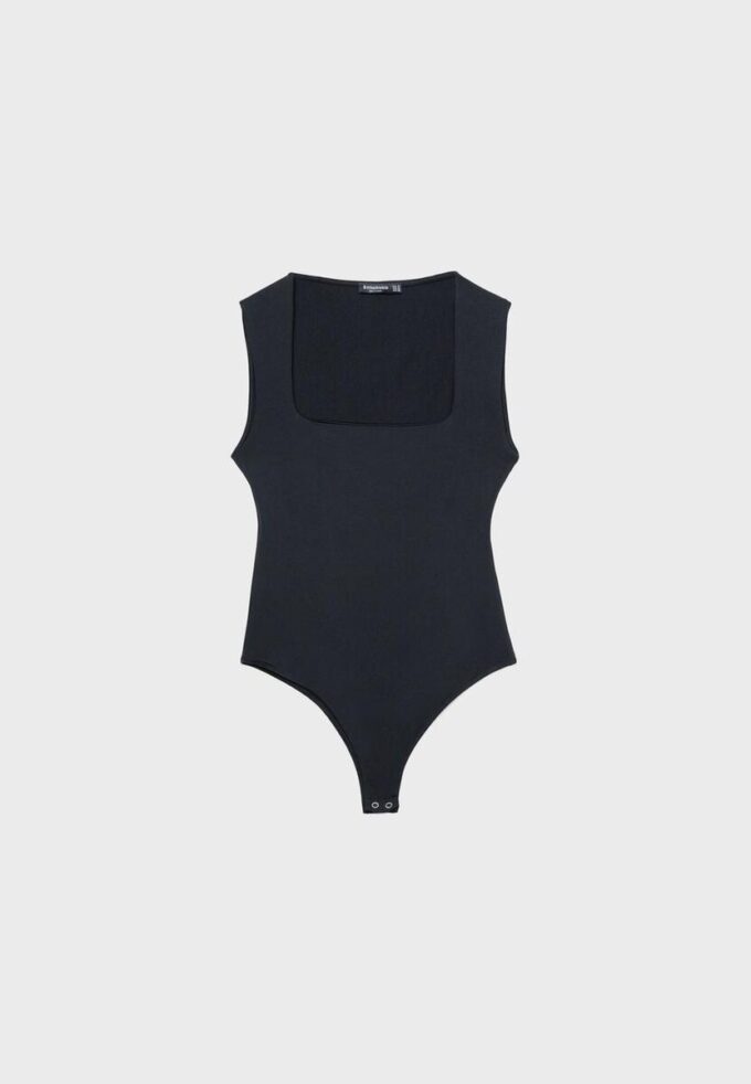 Body i polyamid med fyrkantig halsringning