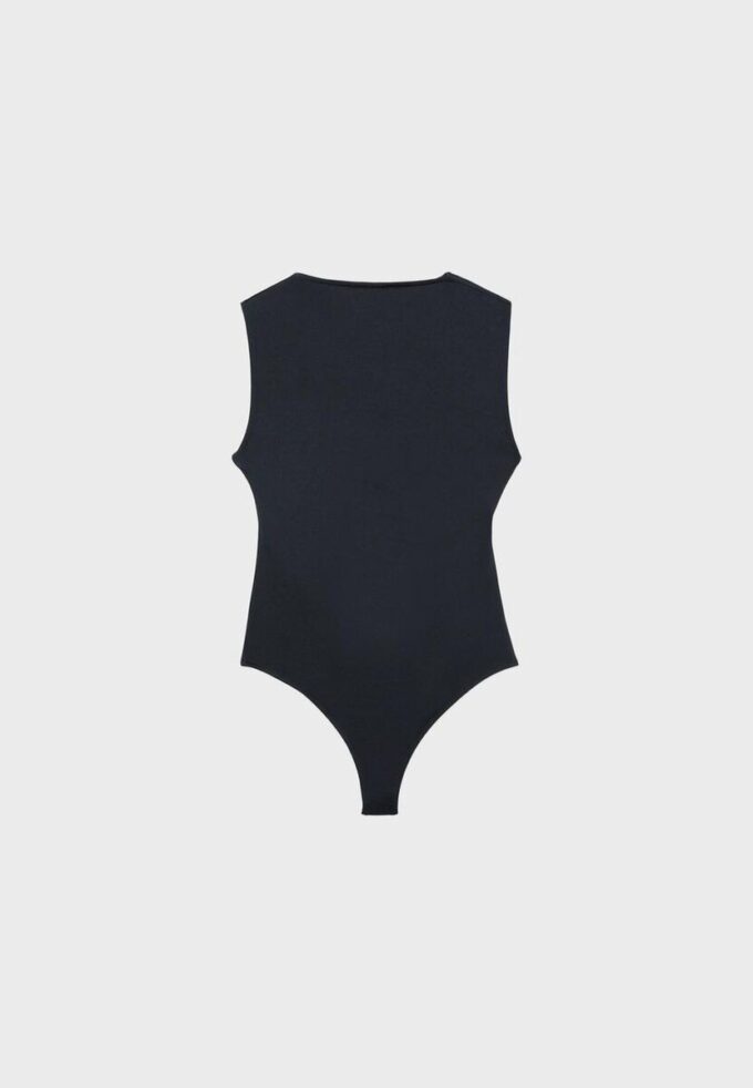 Body i polyamid med fyrkantig halsringning