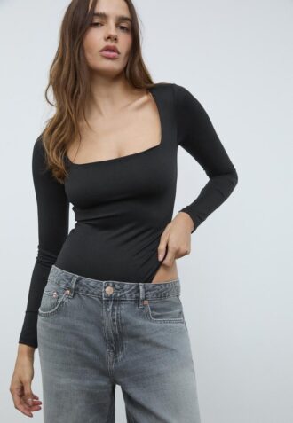 Bodysuit i polyamid med fyrkantig halsringning