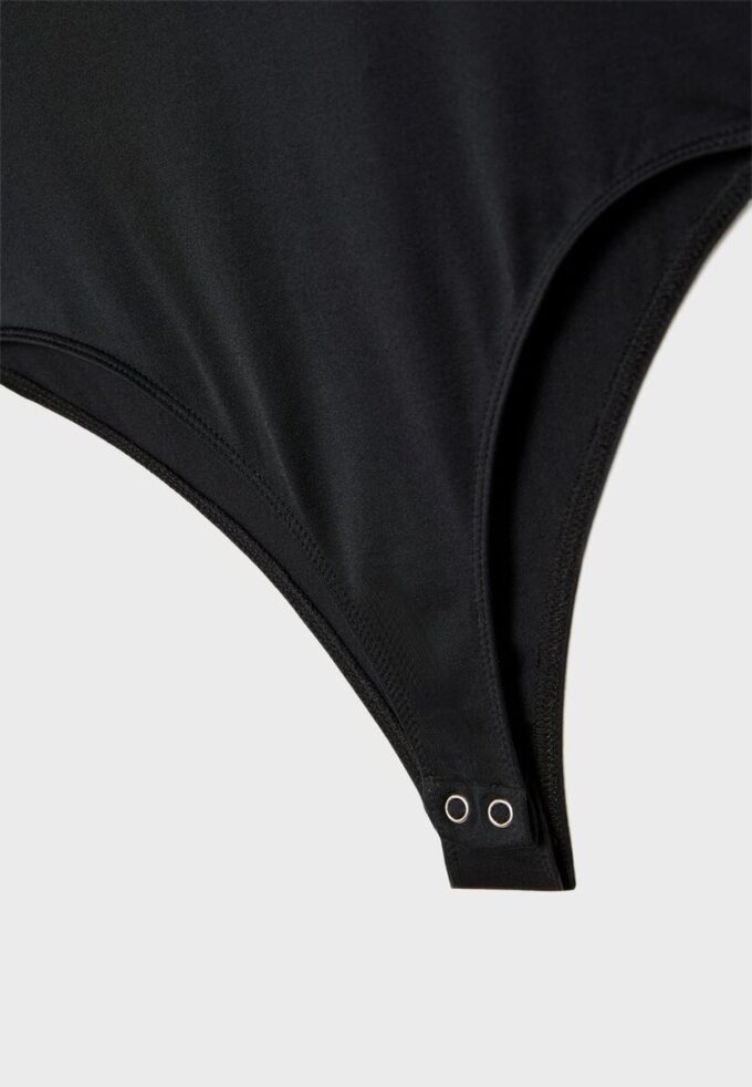 Bodysuit i polyamid med fyrkantig halsringning