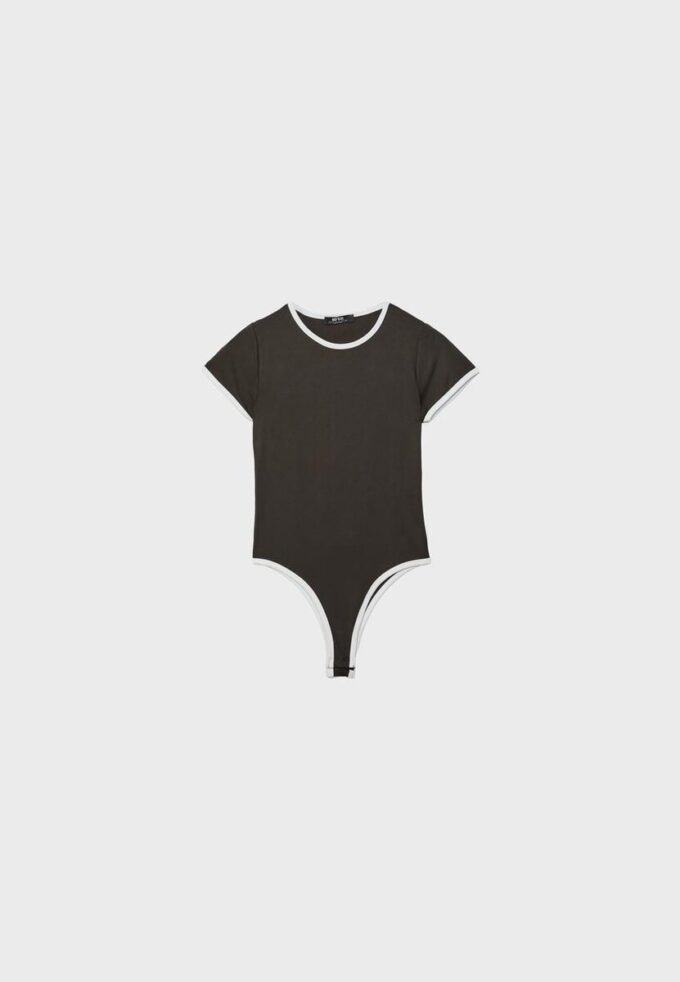 Bodysuit med utskärning i ryggen