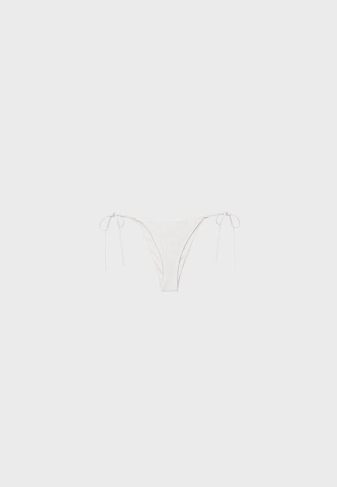 Brasilianska bikinitrosor i satin Brasilianska bikinitrosor i satin