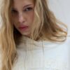 Broderad hoodie med nitar Broderad hoodie med nitar