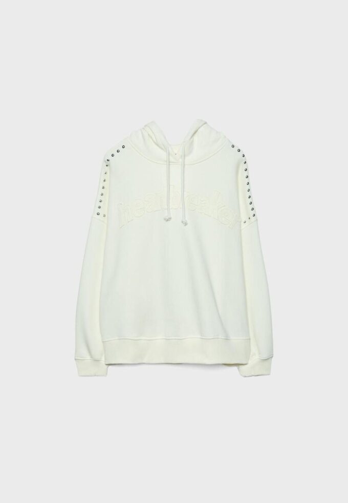 Broderad hoodie med nitar Broderad hoodie med nitar
