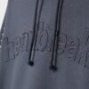 Broderad hoodie med nitar Broderad hoodie med nitar
