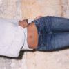 Broderade bell bottom-jeans med fickor
