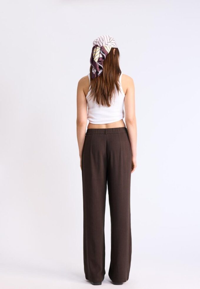 Byxor med raka ben i linne-look Byxor med raka ben i linne-look