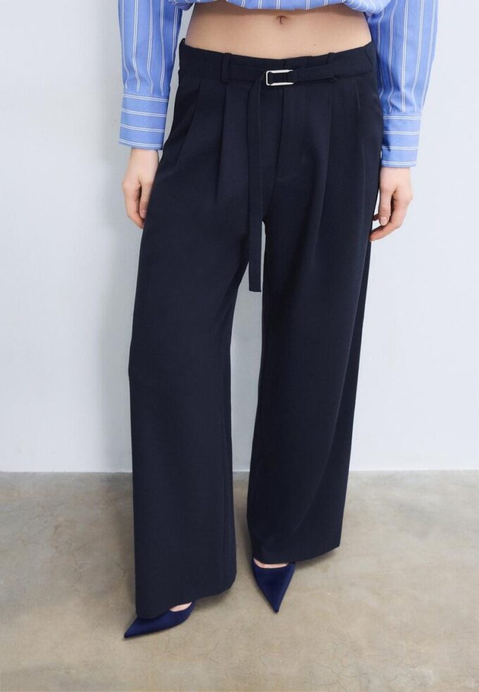 Byxor med Wide Leg och spänndetaljer