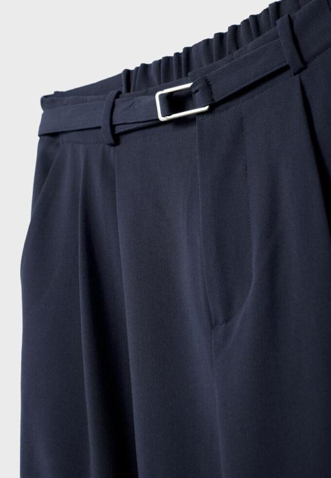 Byxor med Wide Leg och spänndetaljer