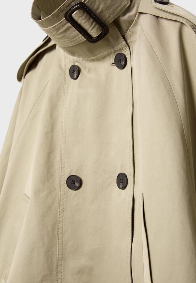 Cape-trenchcoat