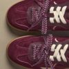 Casual sneakers med dubbla snören Casual sneakers med dubbla snören