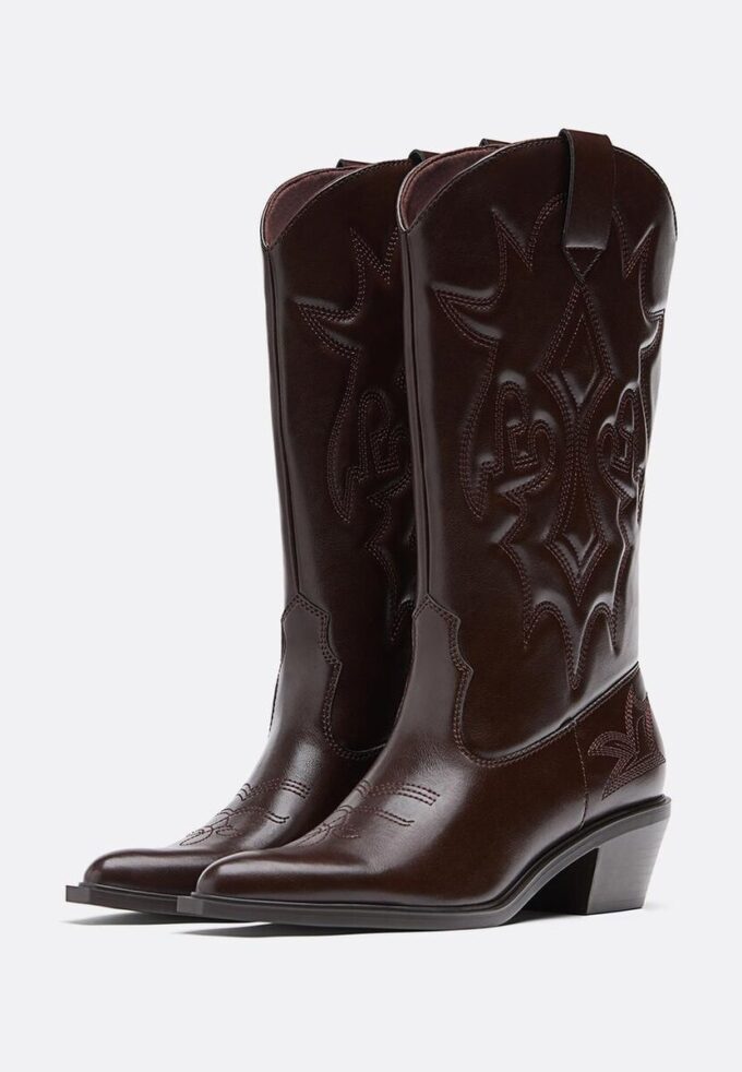 Cowboystövlar med klack Cowboystövlar med klack