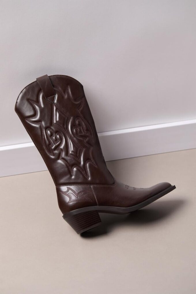 Cowboystövlar med klack Cowboystövlar med klack