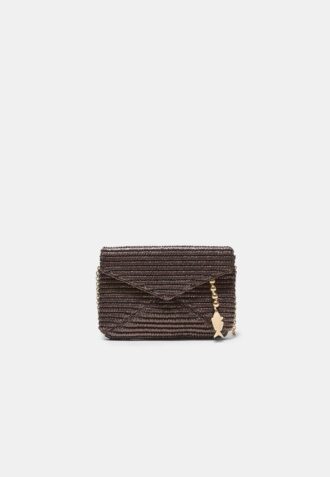 Crossbody-väska i kuvertmodell med raffiaeffekt
