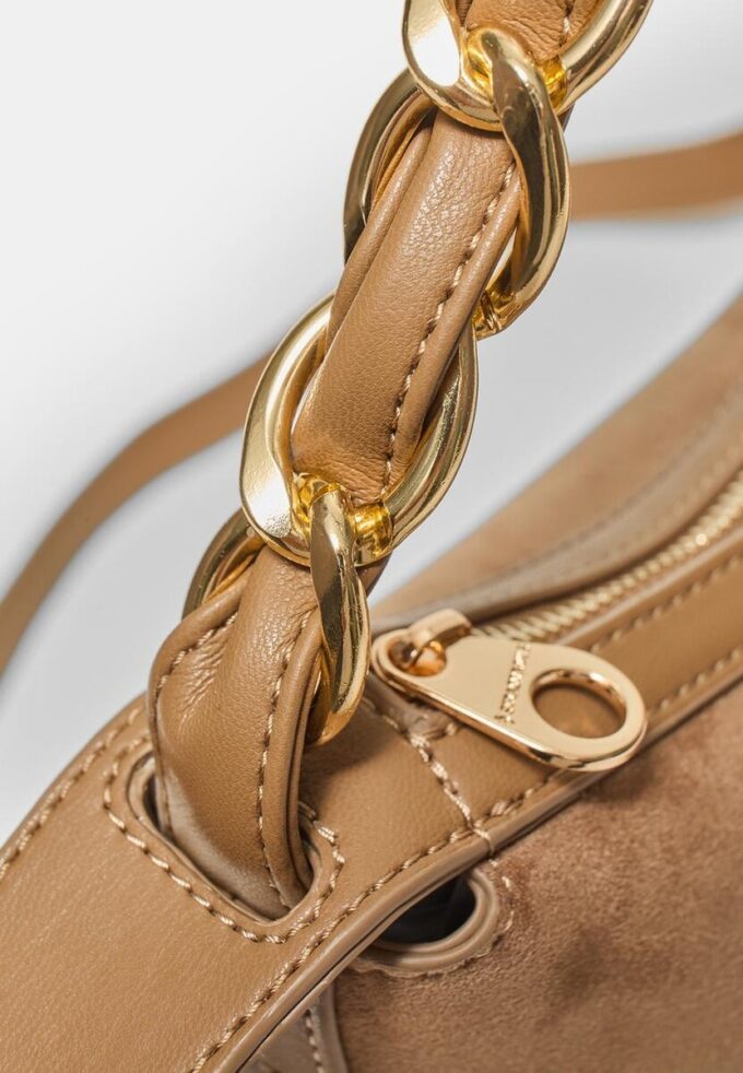 Crossbody-väska med kedjedetalj