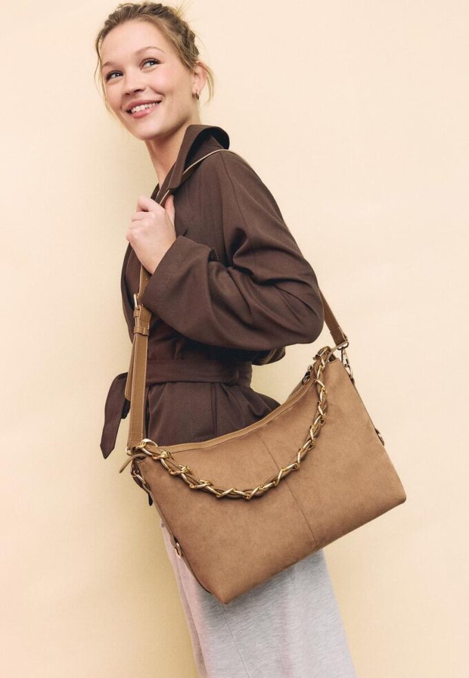 Crossbody-väska med kedjedetalj