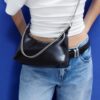 Crossbody-väska med kedjor