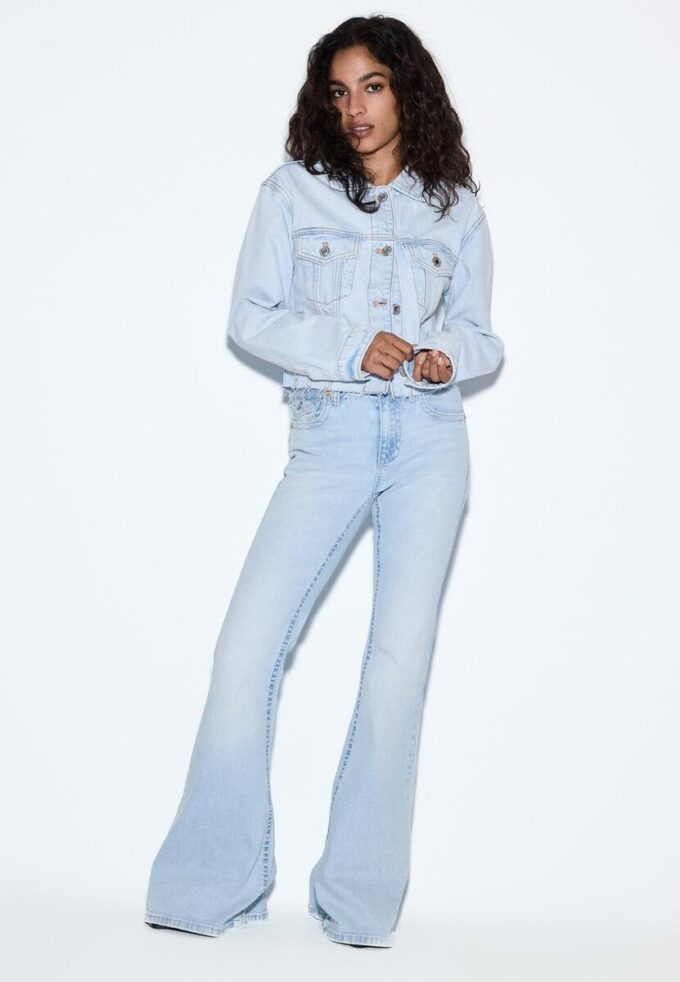 D04 Lågmidjade Flared jeans