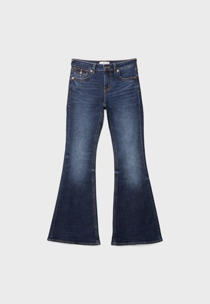 D04 Lågmidjade Flared jeans