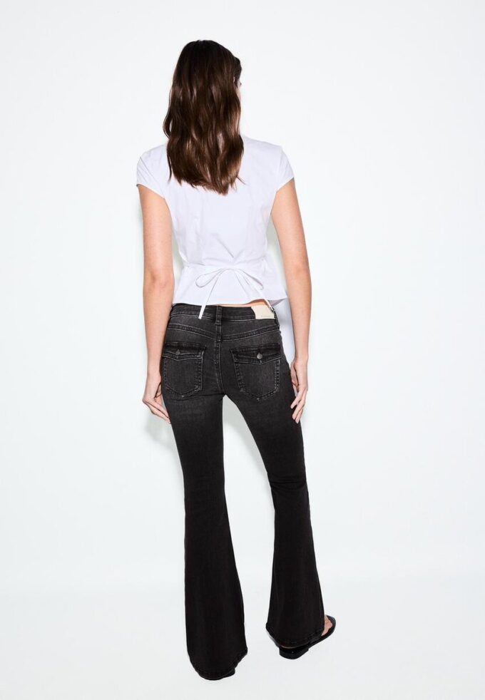 D04 Lågmidjade Flared jeans D04 Lågmidjade Flared jeans