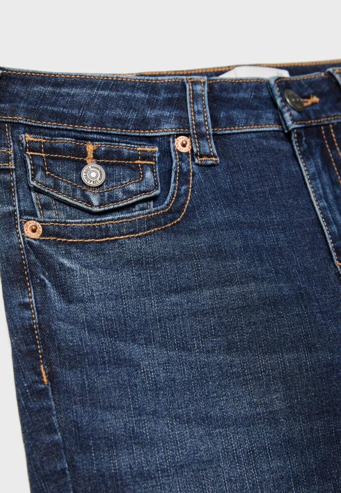 D04 Lågmidjade Flared jeans