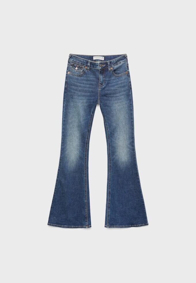 D04 Lågmidjade Flared jeans