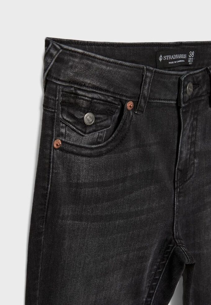 D04 Lågmidjade Flared jeans D04 Lågmidjade Flared jeans
