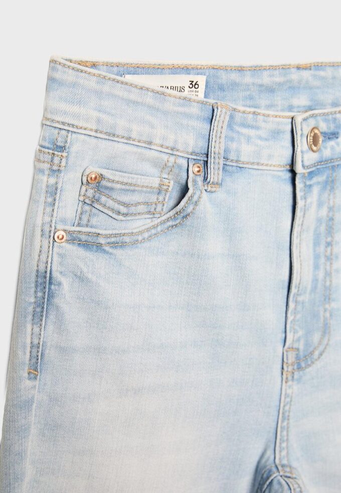 D07 Jeans med hög midja D07 Jeans med hög midja