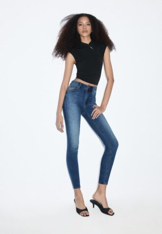 D07 Skinny jeans med normal midja