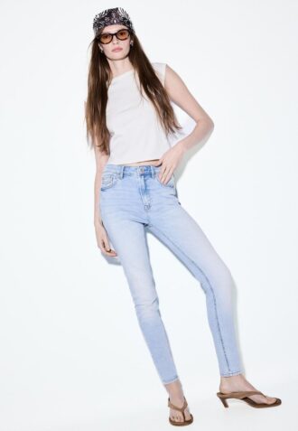 D07 Skinny jeans med normal midja
