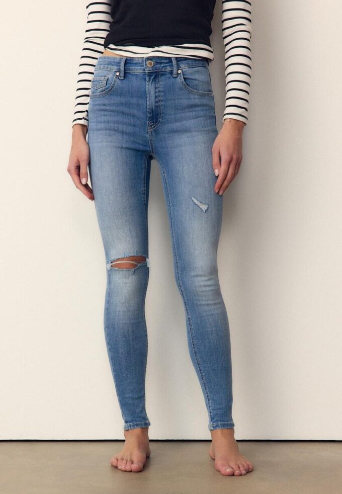 D07 Skinny jeans med normal midja
