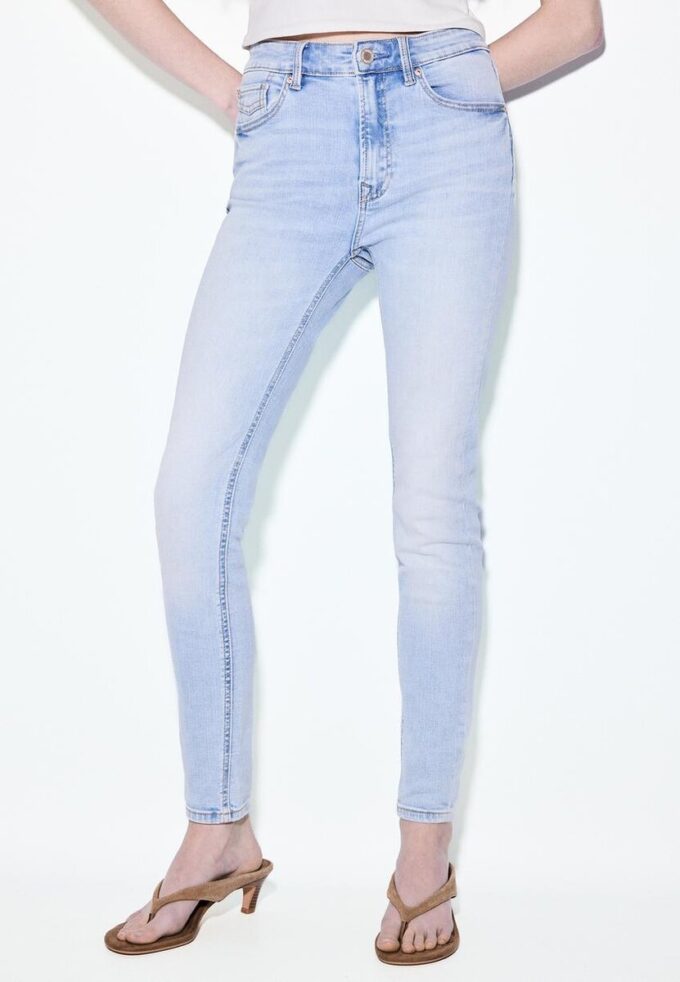 D07 Skinny jeans med normal midja