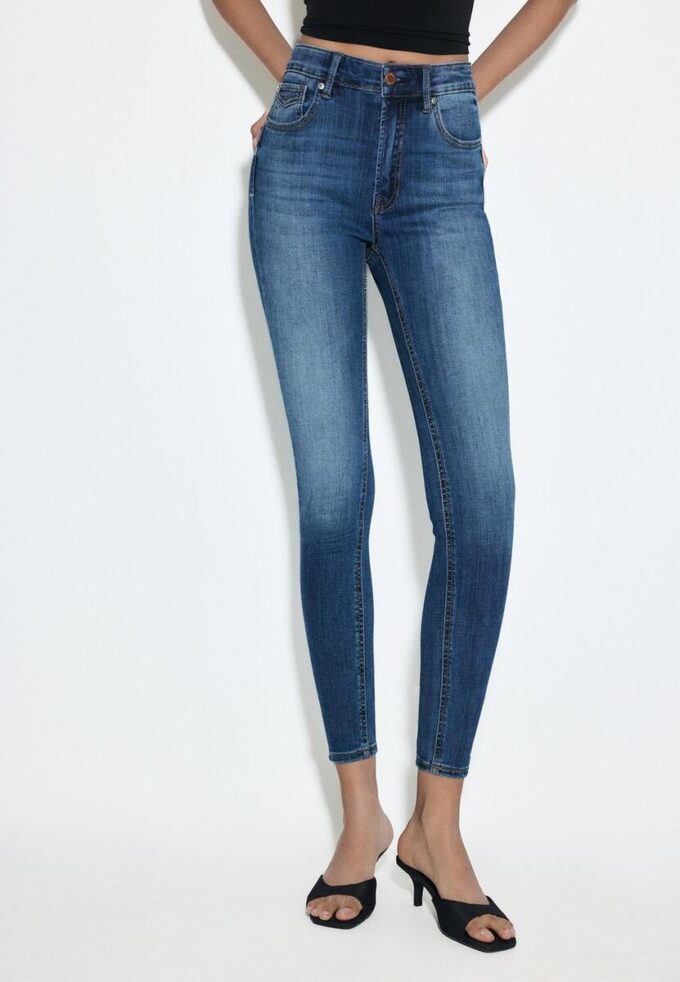 D07 Skinny jeans med normal midja D07 Skinny jeans med normal midja