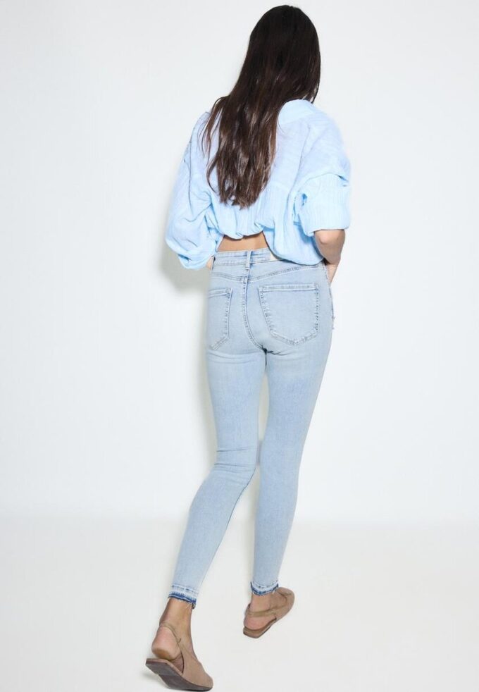 D07 Skinny jeans med normal midja