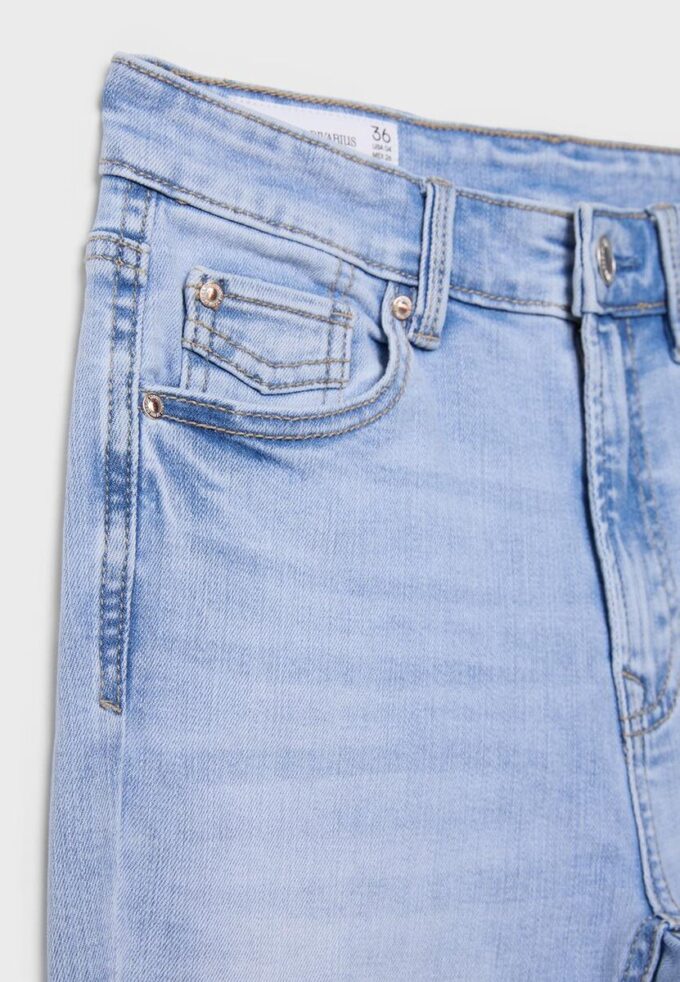 D07 Skinny jeans med normal midja