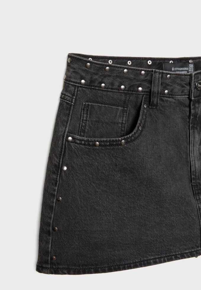 D62 Denimskort med nitar D62 Denimskort med nitar