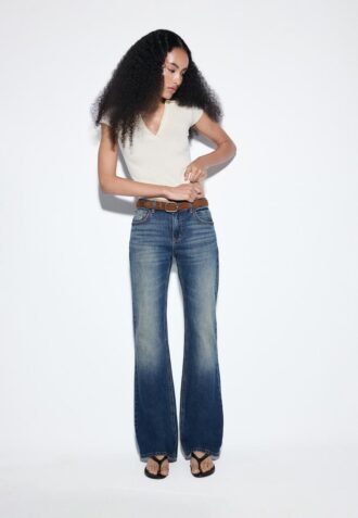D68 Boot-Cut-jeans med bälte