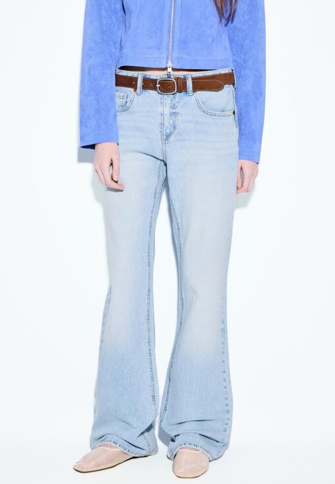 D68 Boot-Cut-jeans med bälte