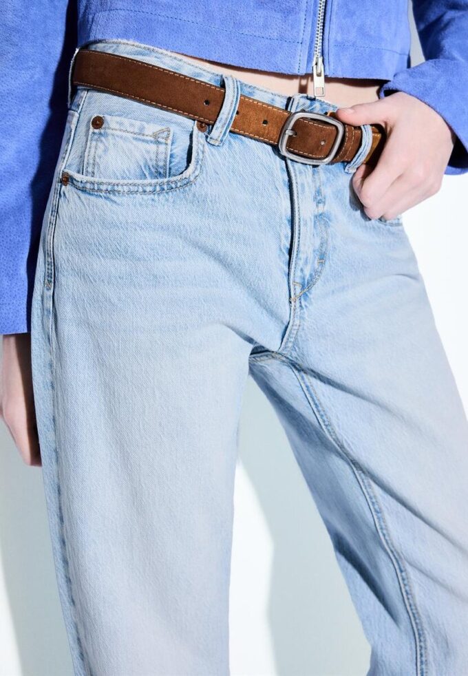 D68 Boot-Cut-jeans med bälte