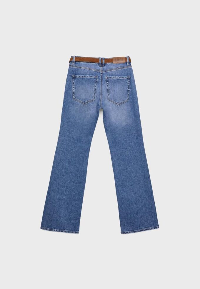 D68 Boot-Cut-jeans med bälte