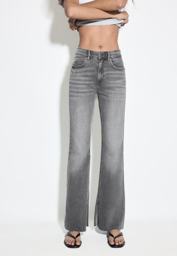 D74 Flared Jeans med slits