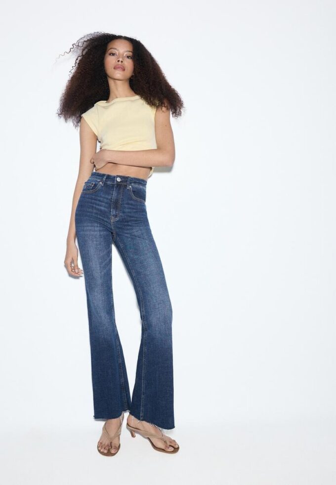 D74 Flared Jeans med slits