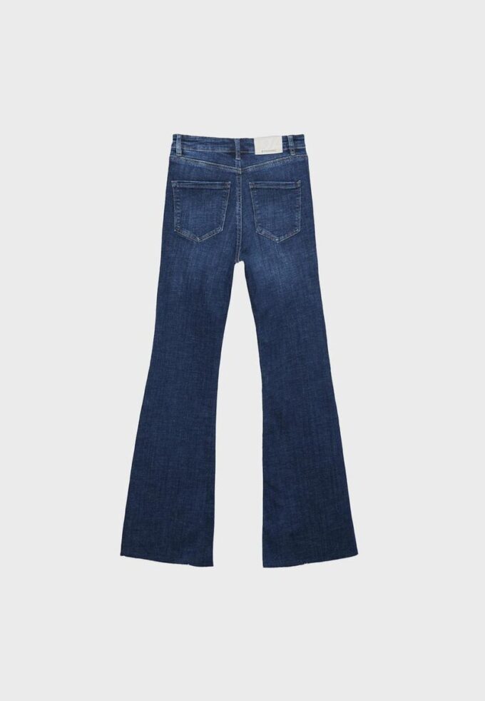 D74 Flared Jeans med slits