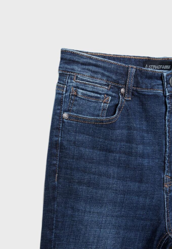 D74 Flared Jeans med slits