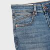 D74 Stretchjeans med utsvängda ben och slits D74 Stretchjeans med utsvängda ben och slits